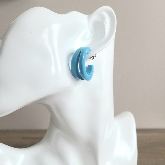 Blue plastic acrylic double loop earrings. - Picture 1 of 8